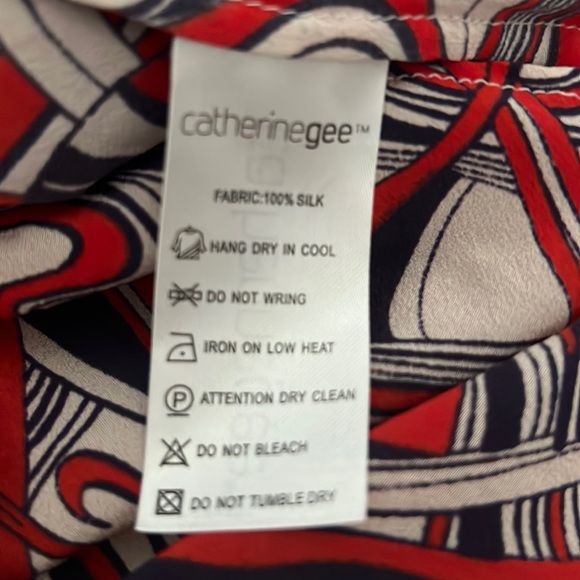 Catherine Gee Sophie Printed Silk Blouse size Small - Picture 5 of 8